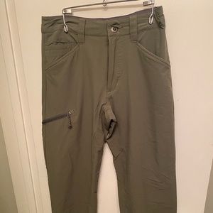Patagonia Men's Quandary Pants, 28W x 29L  Green